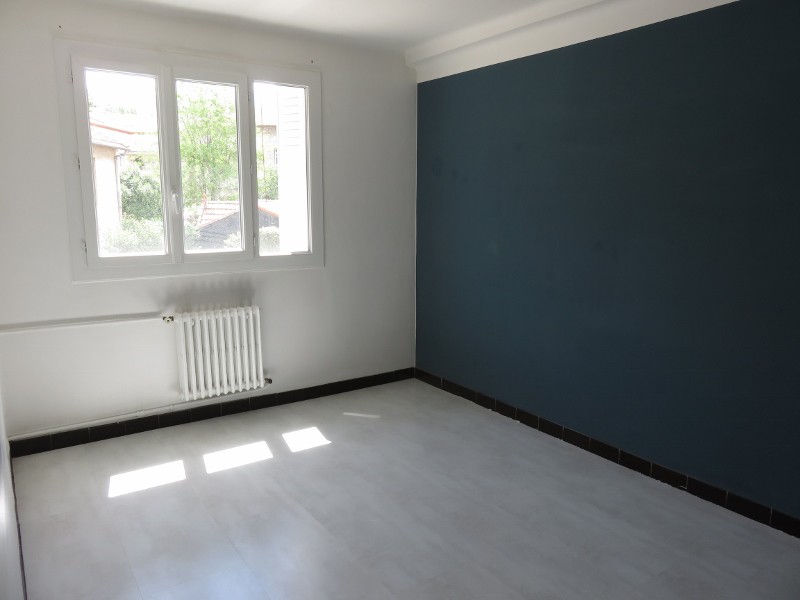 04_chambre_cote_cours (800x600).jpg